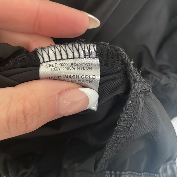 FASHIONNOVA windbreaker zip up - Picture 4 of 4